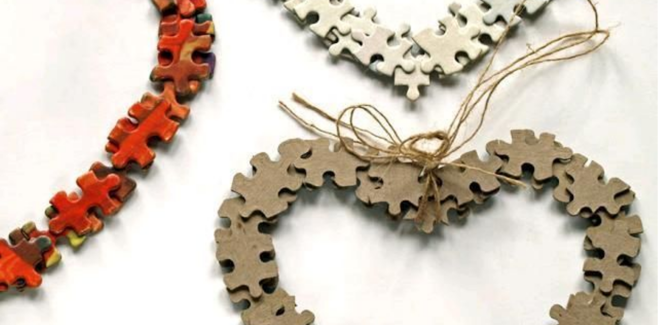 Recycleer oude puzzelstukjes in Valentijn hartjes