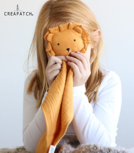 Lili the Lion | 100% organic cotton